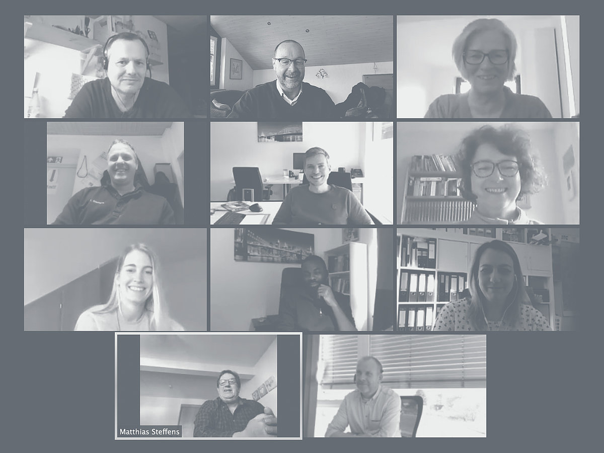 Screenshot einer Videokonferenz mit Mitarbeitern von Extruder Experts