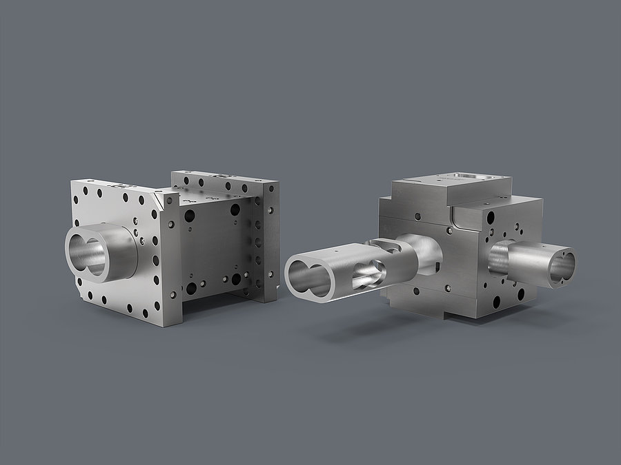 Désormais, les techniciens d’Extruder Experts échangeront la chemise de votre ZSK MC18 si nécessaire. Vue de deux fourreaux dans leur état complet et lors du changement de la chemise.